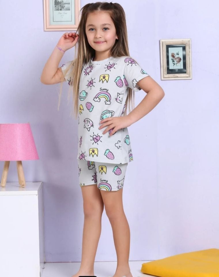 Desenli Terletmez Şortlu Pijama Takımı